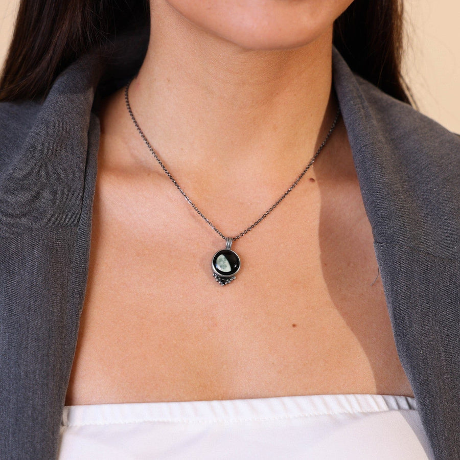 Classic Necklace With Black Crystal