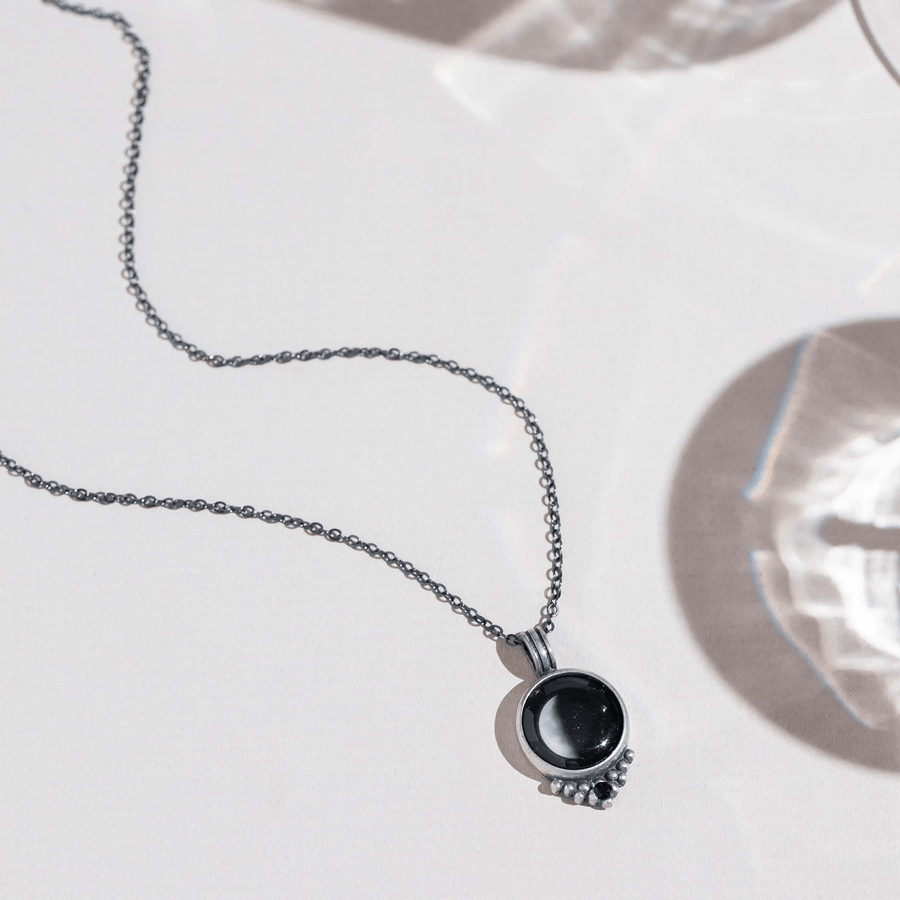 Classic Necklace With Black Crystal